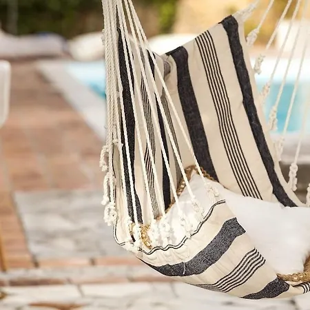 Mani Tower By Olive Villa *